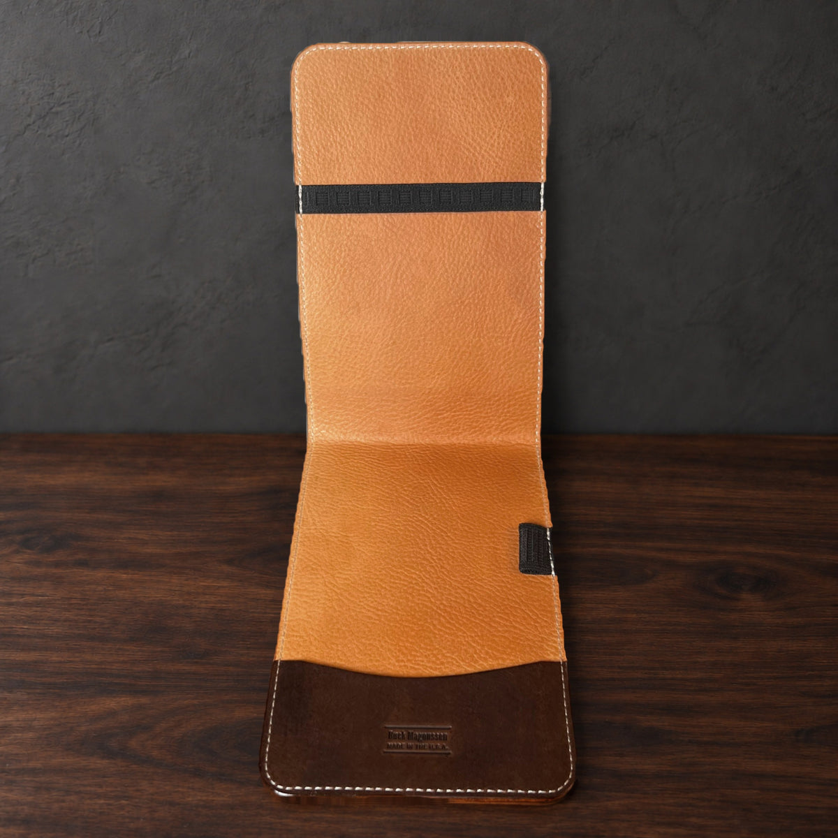 Inside the Augusta Classic yardage book cover: natural interior, a top elastic, a full-length pocket and a pencil loop