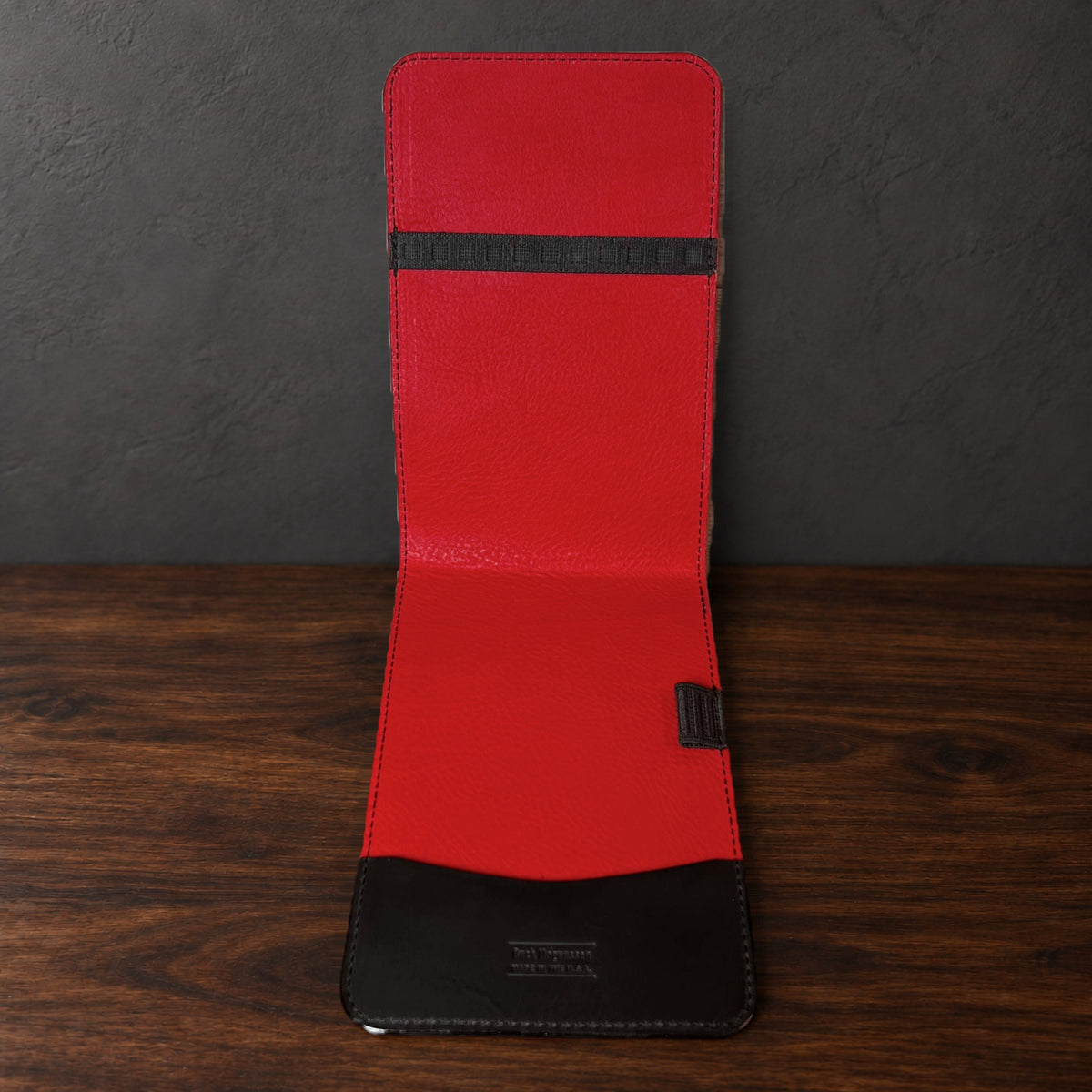 Inside the Augusta Classic yardage book cover: red interior, a top elastic, a full-length pocket and a pencil loop