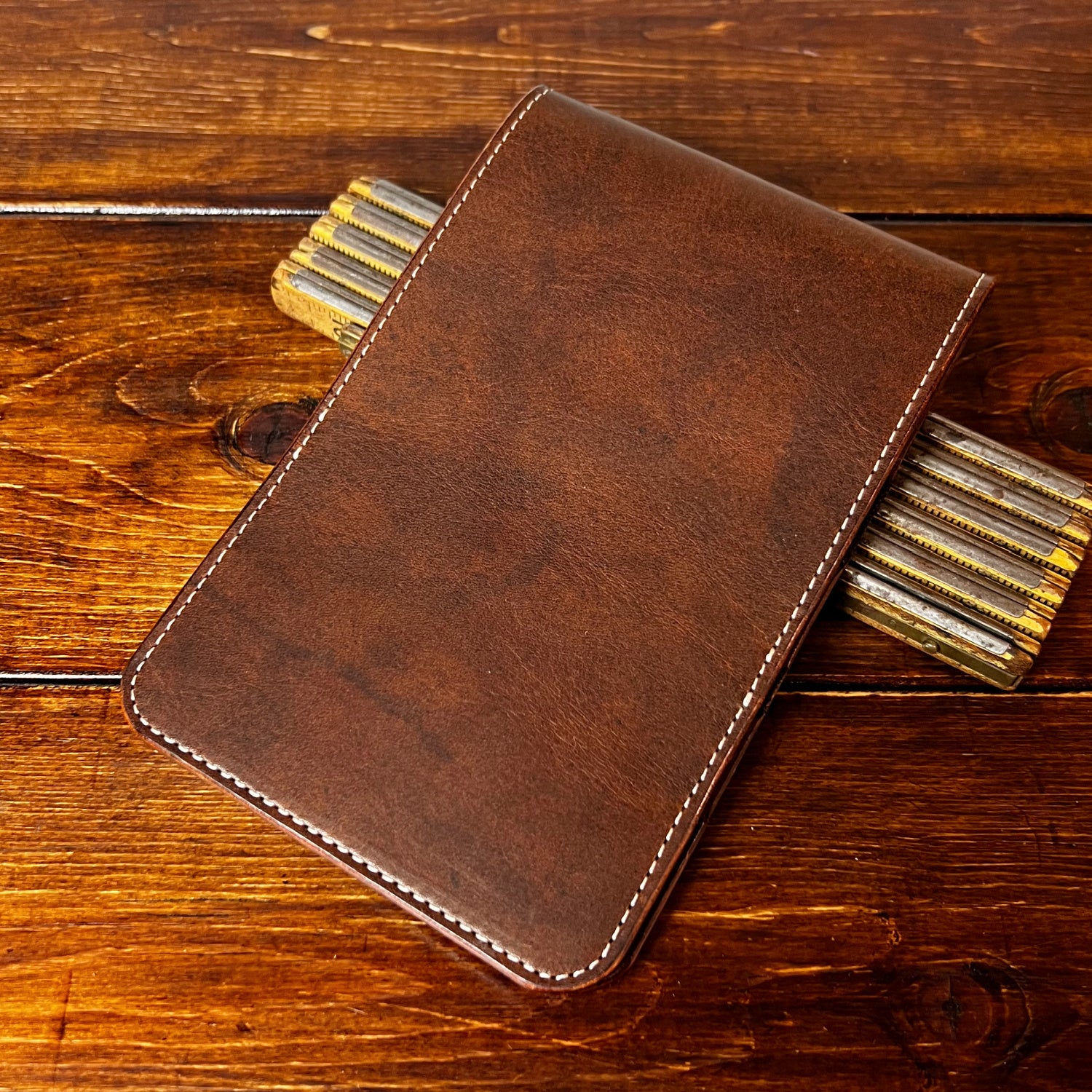 Oakmont Classic Yardage Book Cover in Nemesis and Cream Thread