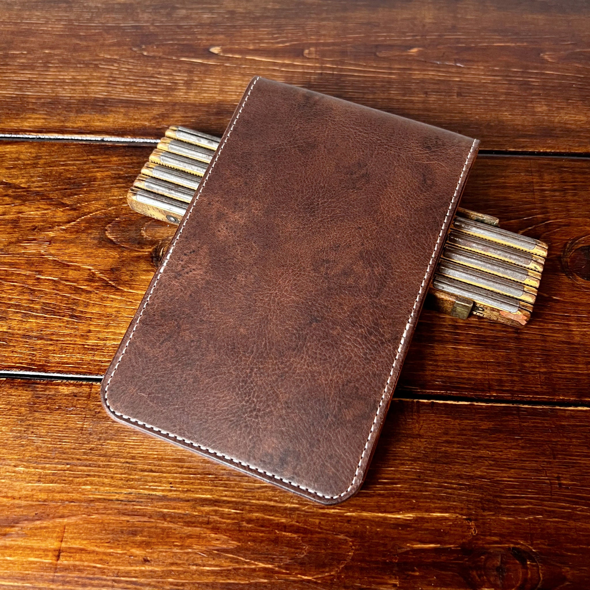 Oakmont Classic Yardage Book Cover in Nemesis, Natural Interior, and Cream Thread